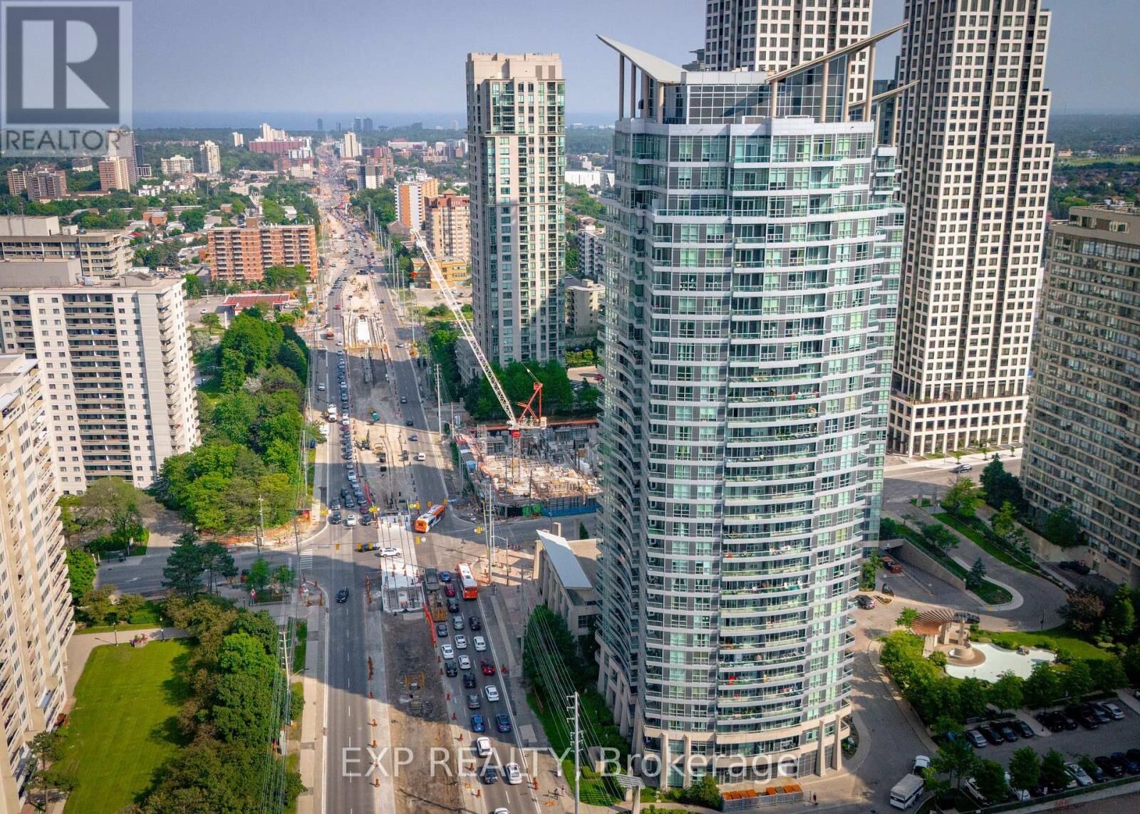 Property Photo:  1 Elm Drive West 1609  ON L5B 4M1 