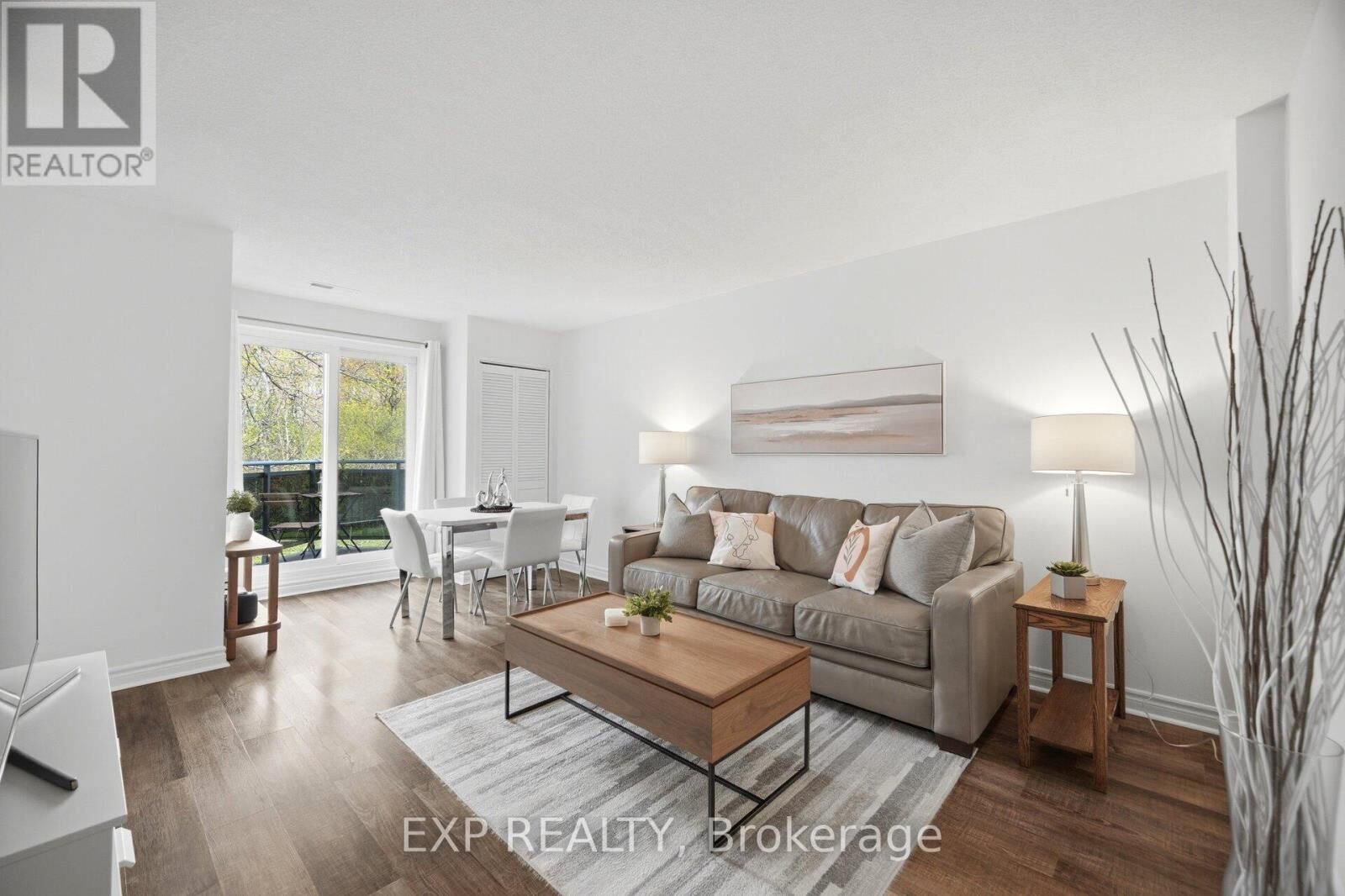 Property Photo:  2001 Bonnymede Drive 48  ON L5J 4H8 