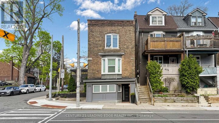 Property Photo:  679 Woodbine Avenue Main  ON M4E 2J3 