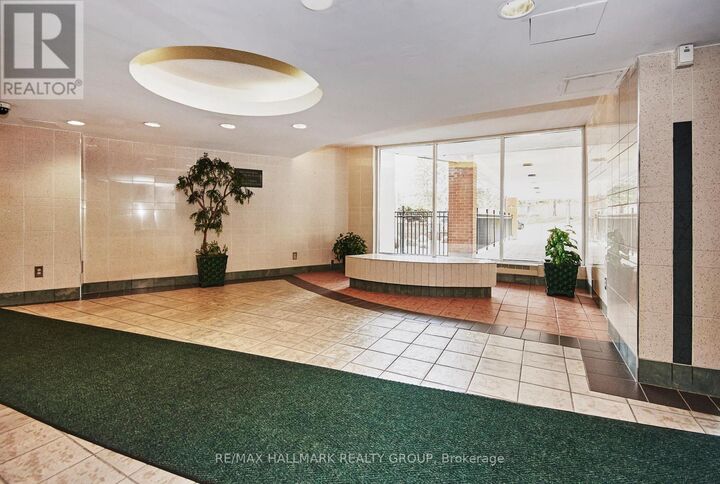 Property Photo:  2000 Jasmine Crescent 1002  ON K1J 8K4 