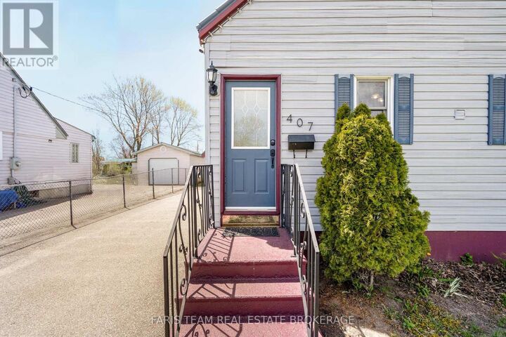 Property Photo:  407 Bayview Parkway  ON L3V 3Y6 