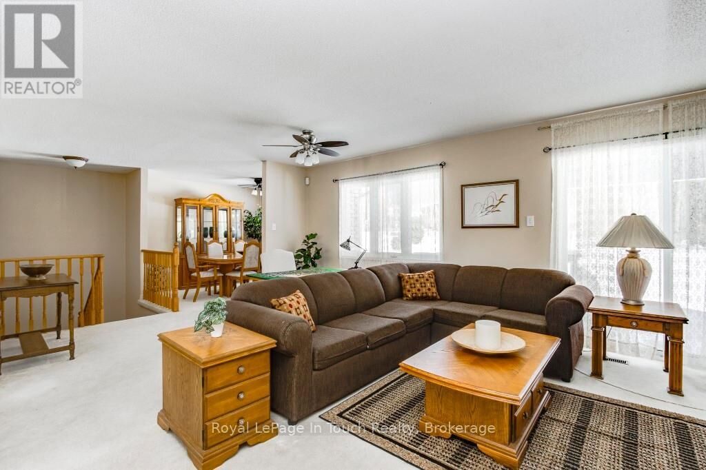 Property Photo:  808 Jane Boulevard  ON L4R 5M4 