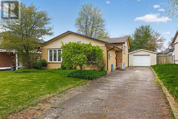 Property Photo:  1004 Nesbitt Crescent  ON N4S 7P1 