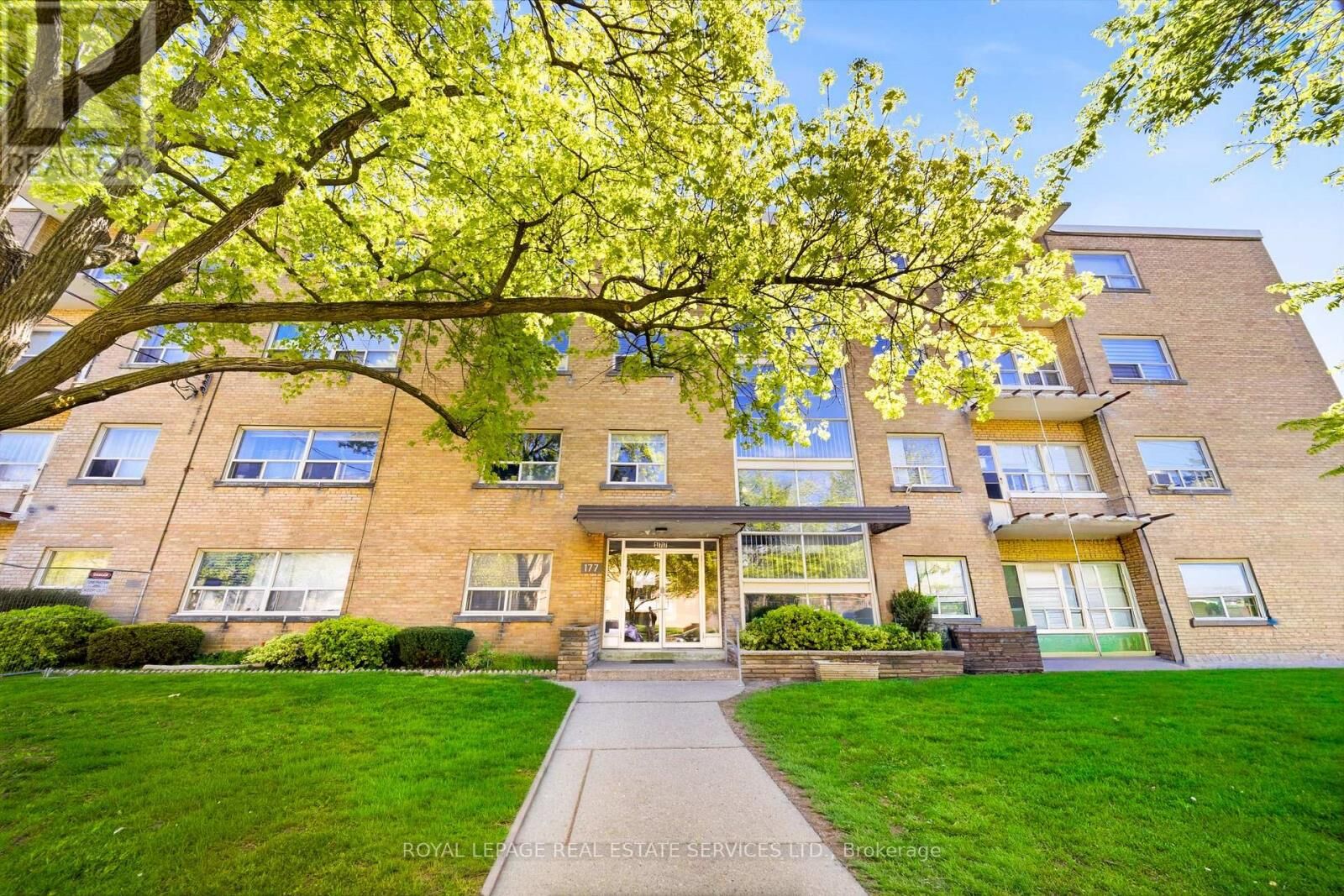 Property Photo:  177 Stephen Drive 107  ON M8Y 4E3 