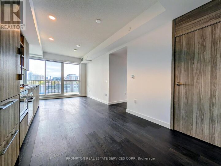 Property Photo:  75 Billes Heights 902  ON M2K 0J8 