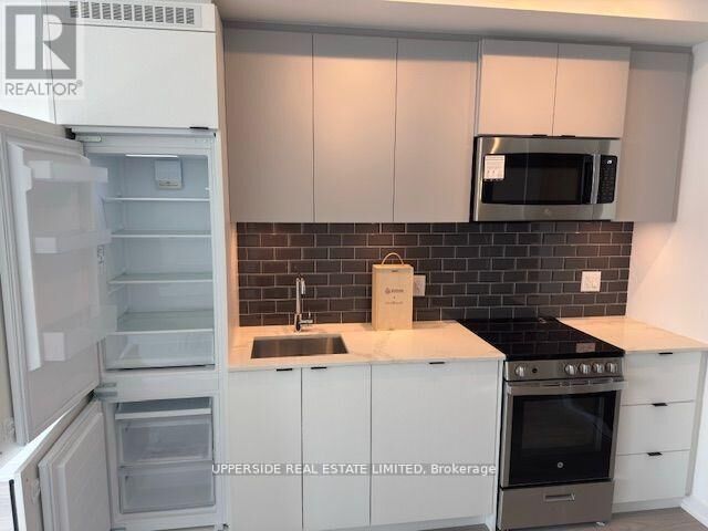 Property Photo: 285 Dufferin Street 1016 ON M6K 0J2