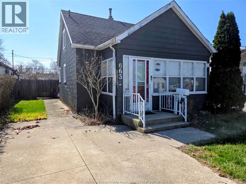Property Photo:  663 Hildegarde Street  ON N8X 2Z7 