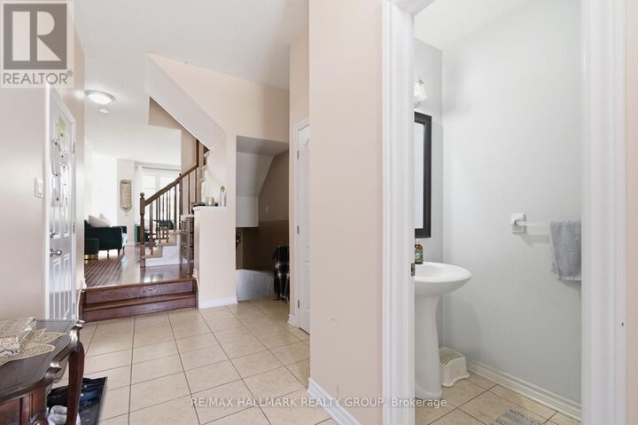 Property Photo:  728 Cedar Creek Drive  ON K1T 0A9 