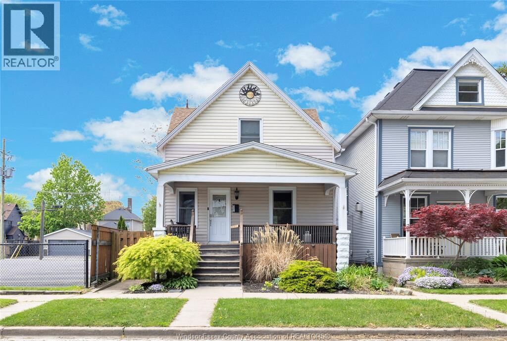 Property Photo:  521 Windermere  ON N8Y 3C9 