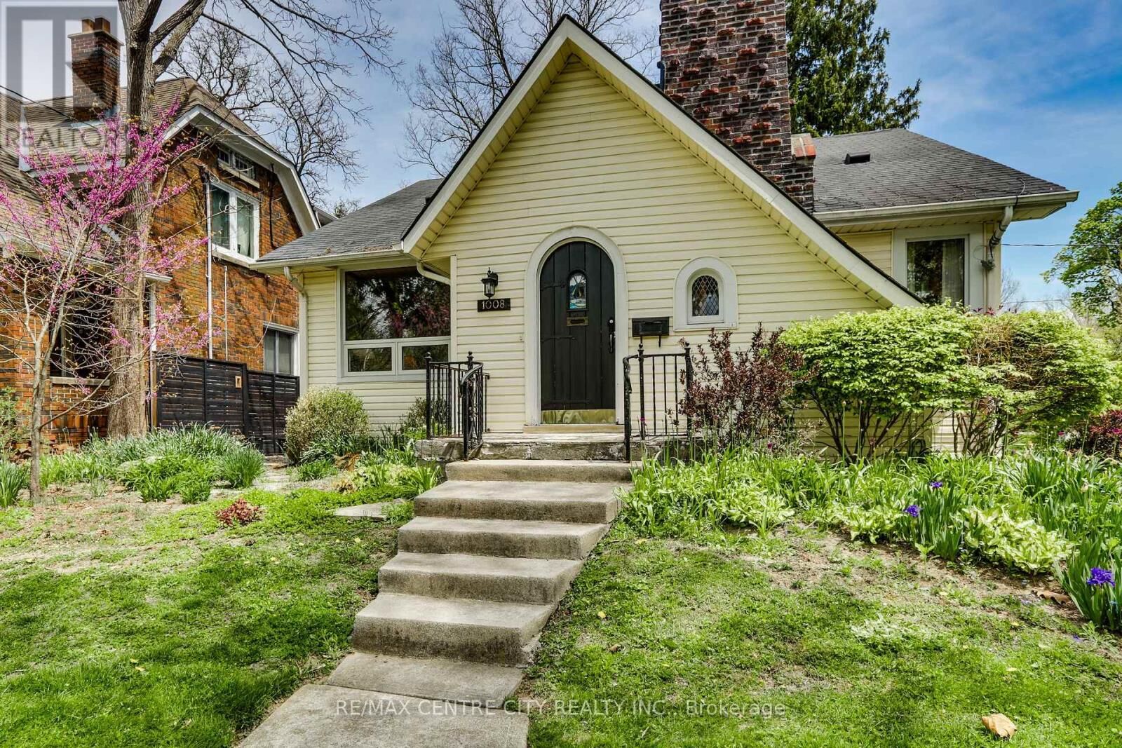 Property Photo:  1008 Waterloo Street  ON N6A 3X6 