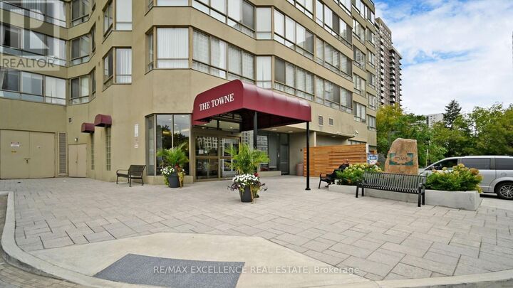 Property Photo:  3605 Kariya Drive 1504  ON L5B 3J4 