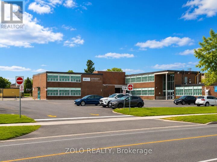 Property Photo:  3250 The Credit Woodlands 16  ON L5C 2J6 