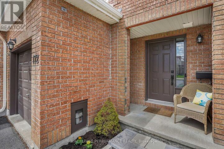 Property Photo:  172 Colliston Crescent  ON K1V 2J5 