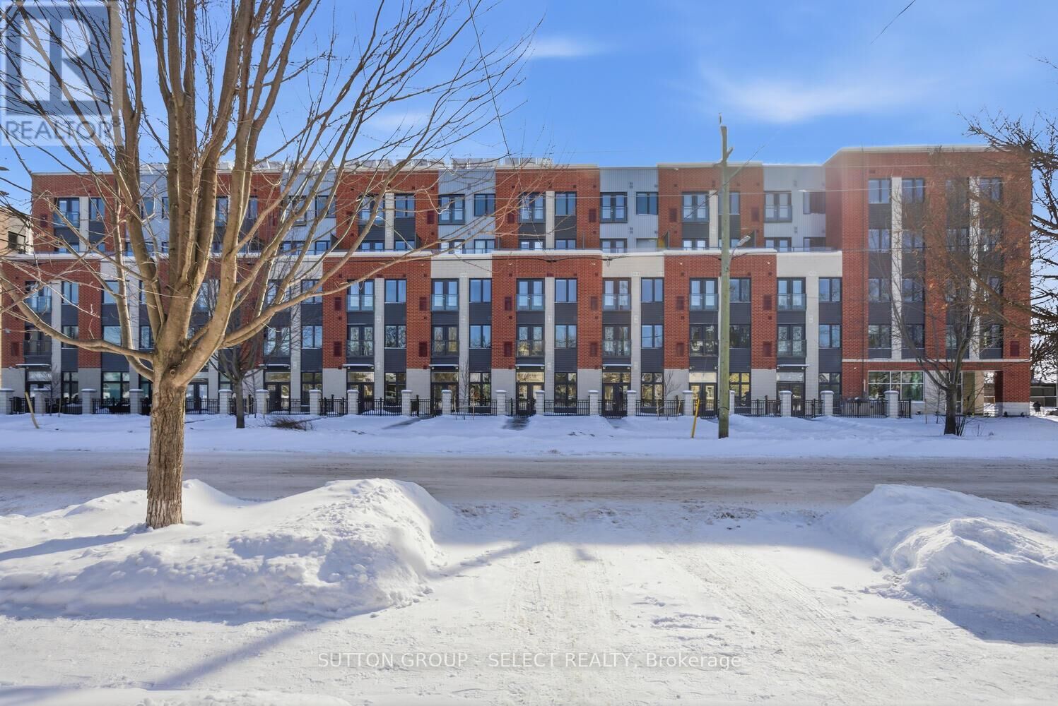 Property Photo:  351 Hill Street 104  ON N6B 2M1 