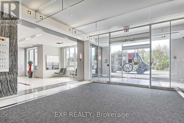 Property Photo:  7167 Yonge Street 523  ON L3T 0E1 