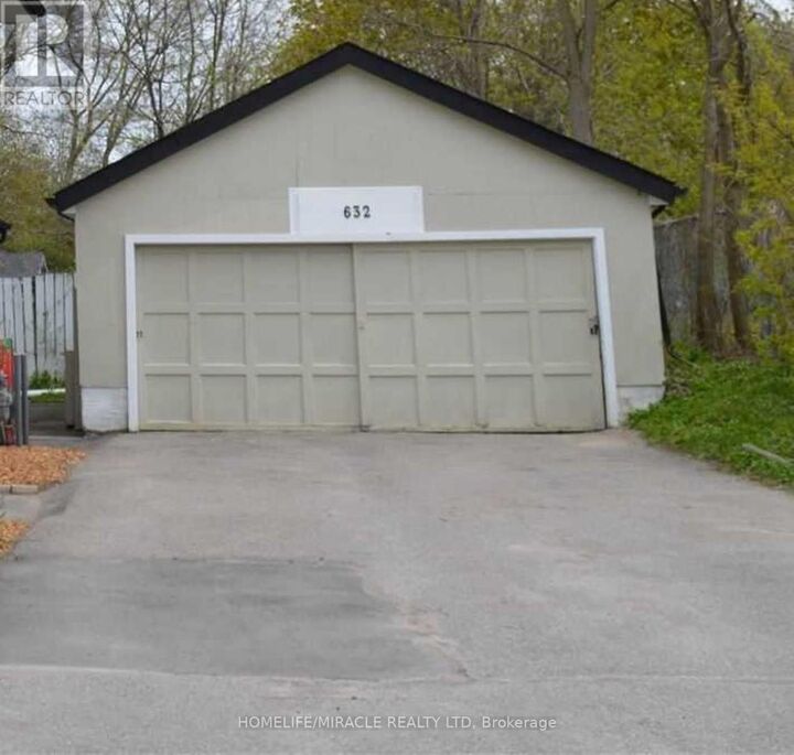 Property Photo:  632 Union Street  ON K9H 3V5 