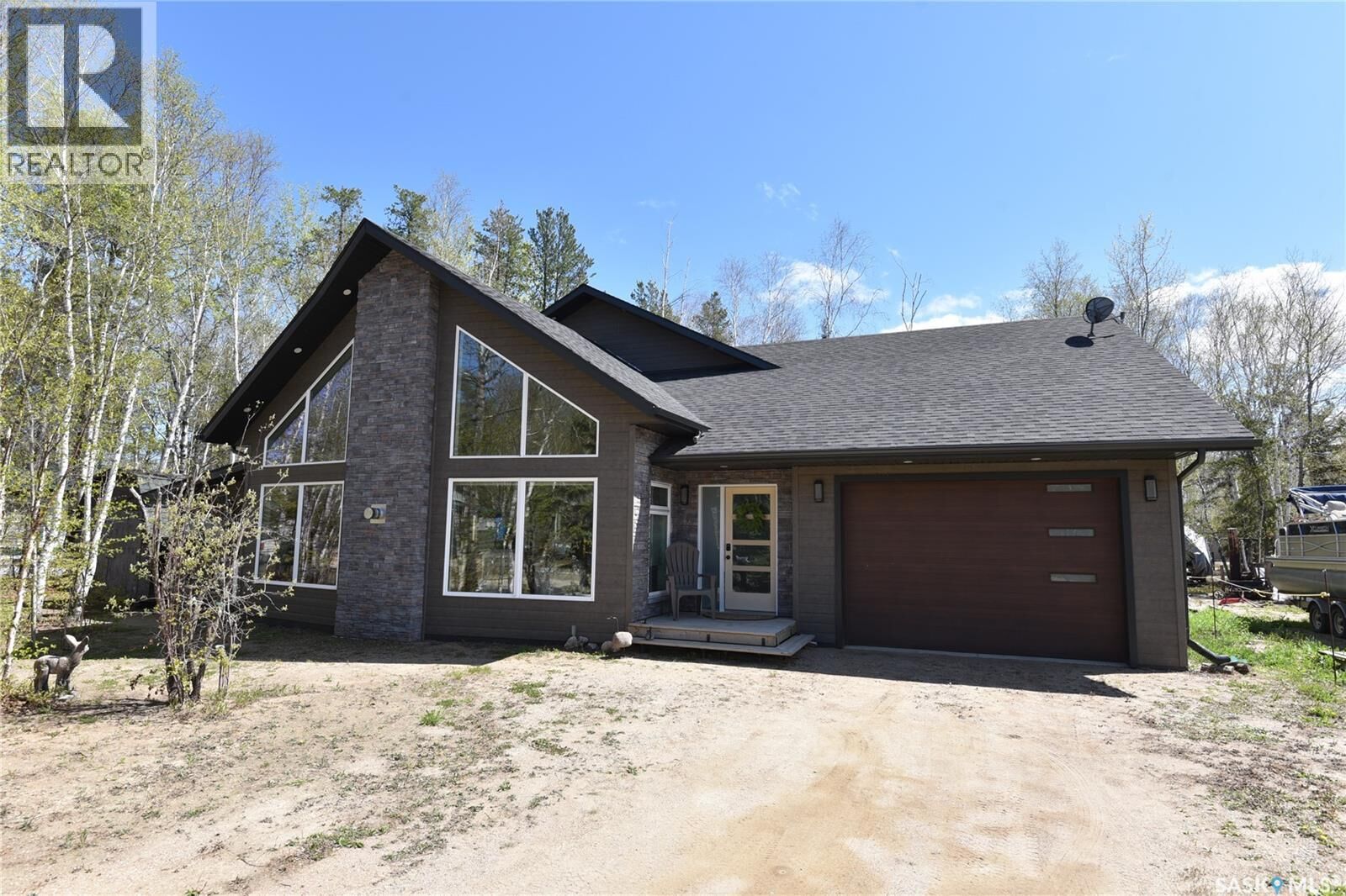 Property Photo:  213 Birch Avenue  SK S0J 3B0 