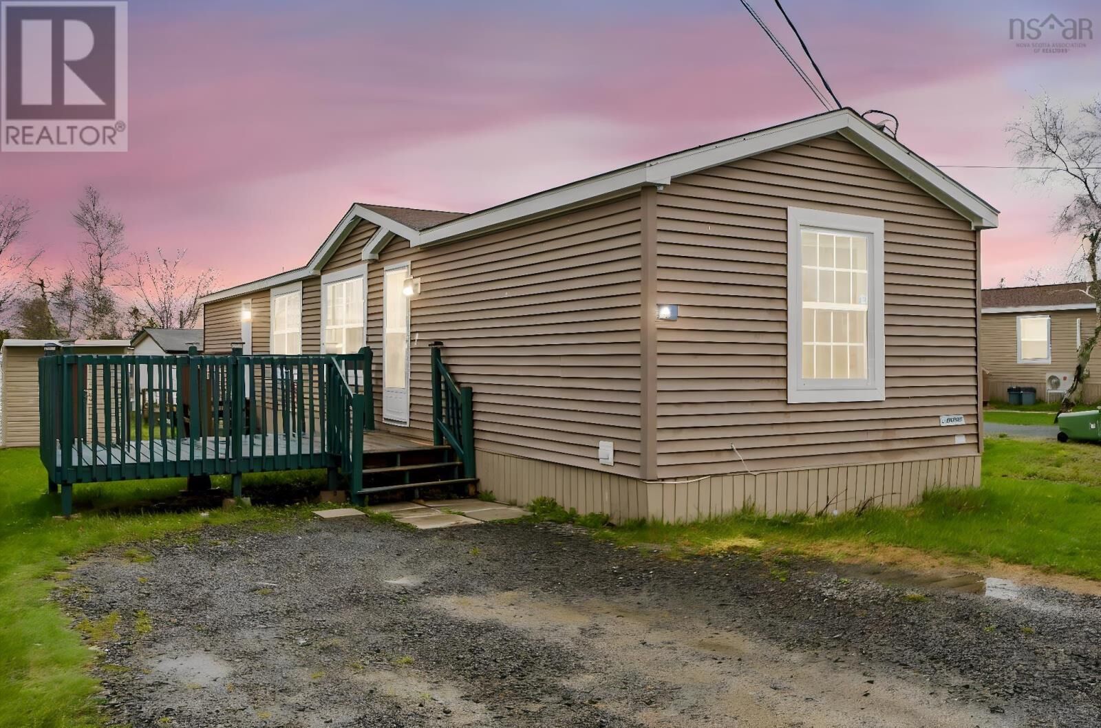 Property Photo:  6 Sue Ann Avenue  NS B0N 1Z0 