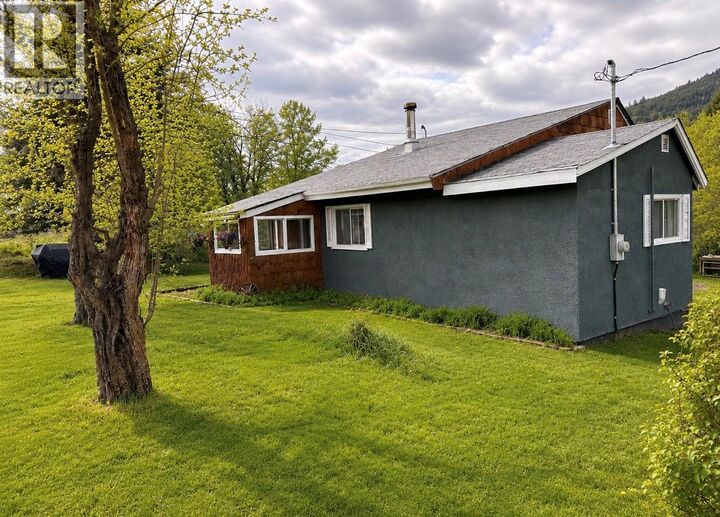 Property Photo:  315 Everette Avenue  BC V0H 1J0 