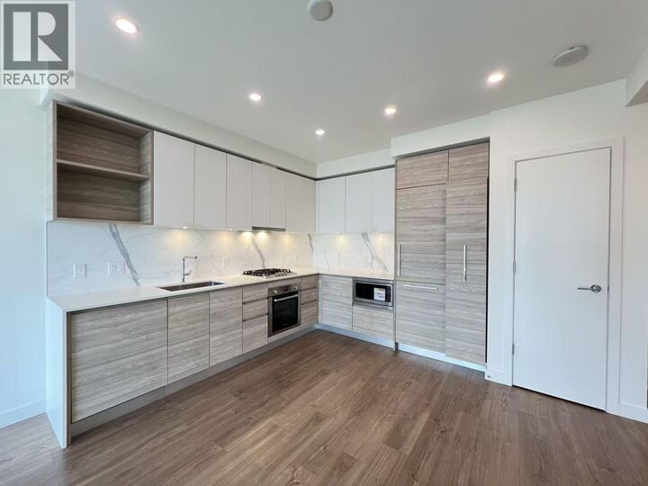 Property Photo:  585 Austin Avenue 808  BC V3K 0G6 