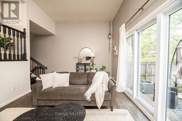 Property Photo:  300 Sandringham Crescent 70  ON N6C 5B4 