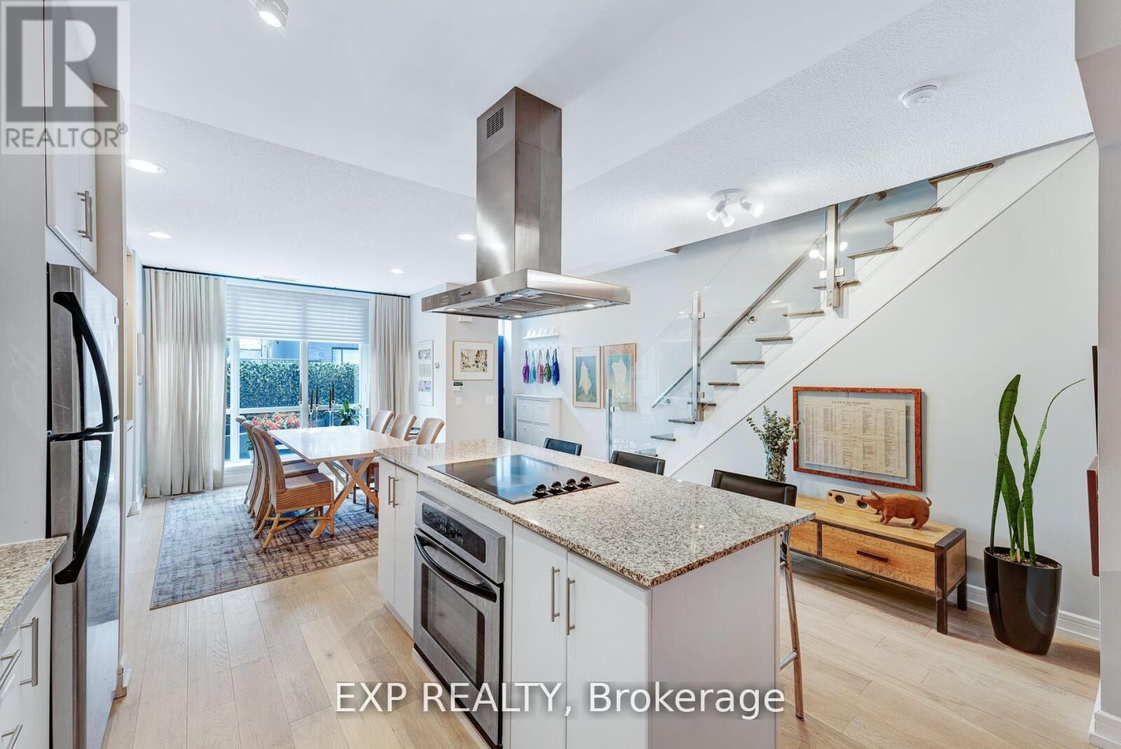 Property Photo:  116 George Street N109  ON M5A 3S9 