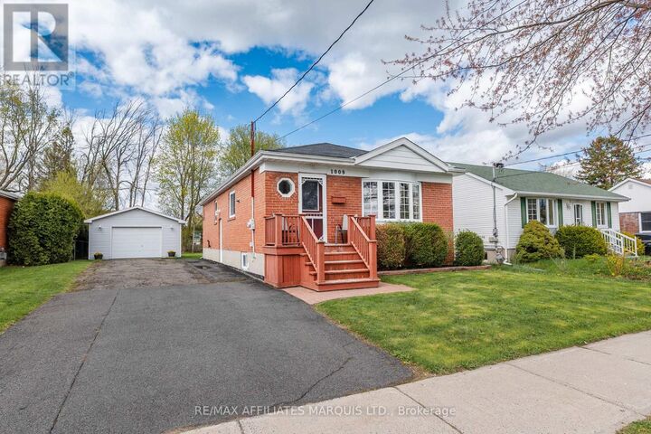 Property Photo:  1009 Leonard Avenue  ON K6J 1M1 