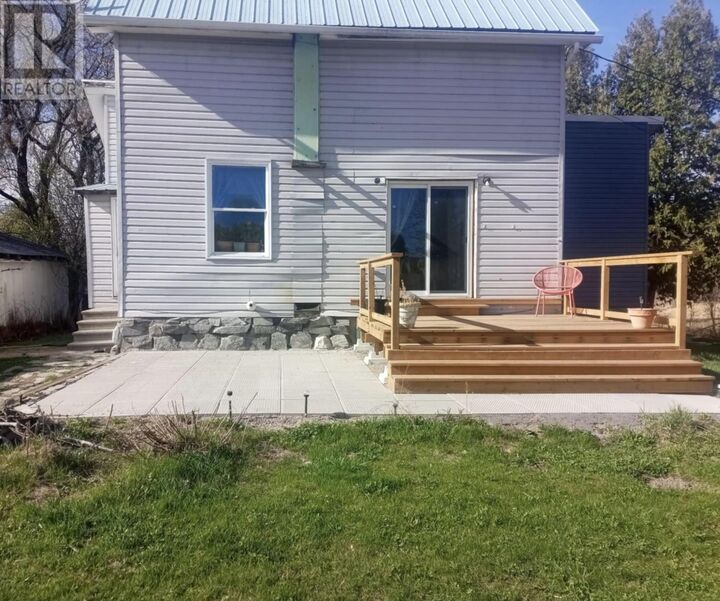 Property Photo:  32 Martin Ave  ON P0W 1C0 