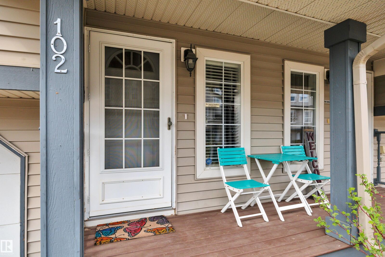 Property Photo:  4415 South Park Drive 102  AB T9E 8E7 