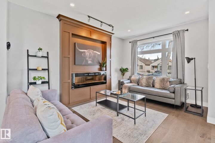 Property Photo:  9855 79 Avenue NW  AB T6E 1R2 