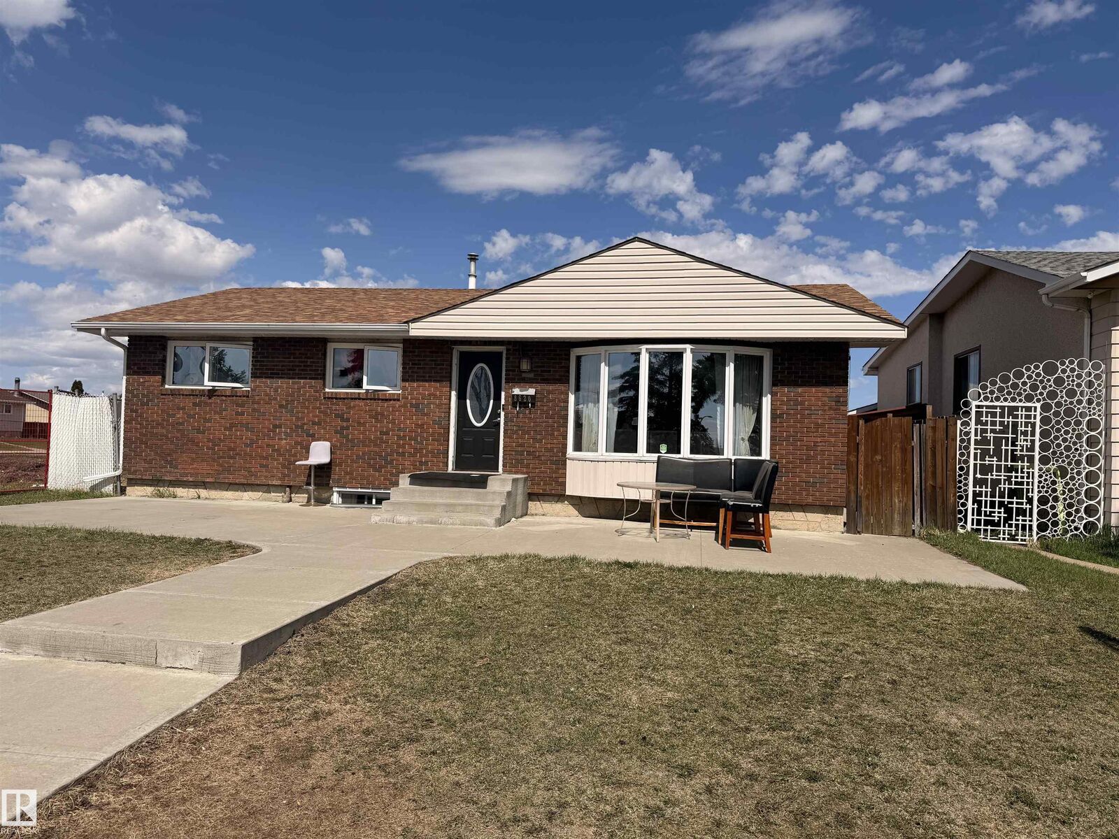 Property Photo:  8620 137 Avenue NW  AB T5E 1X0 