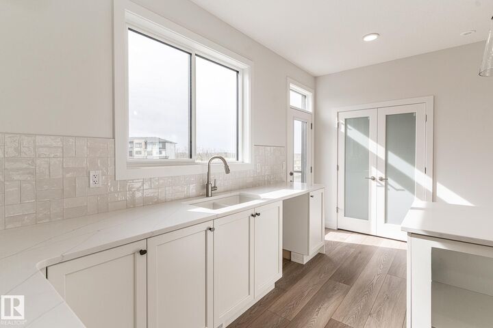 Property Photo:  7135 May Crescent NW  AB T6R 0V9 