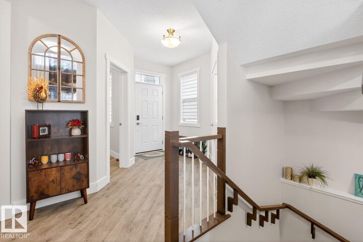 Property Photo:  7942 Erasmus Crescent NW  AB T6M 0S2 