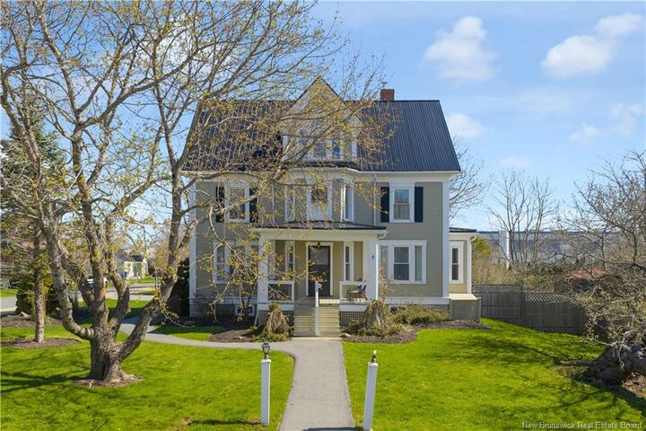364 Montague — photo 1