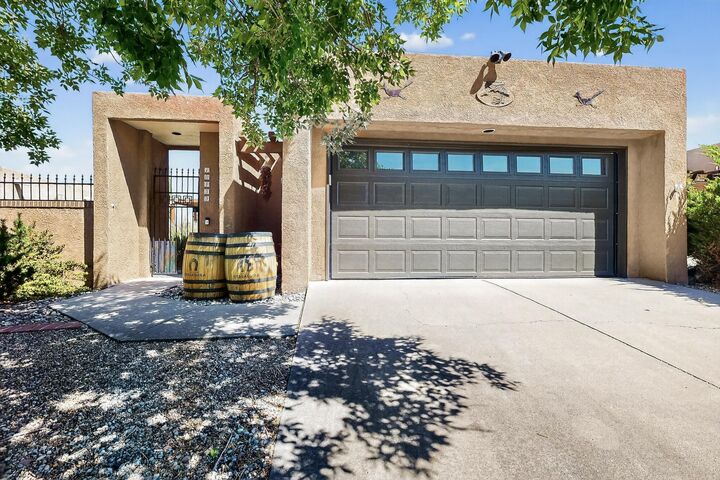 Property Photo:  10433 Camino Del Oso NE  NM 87111 
