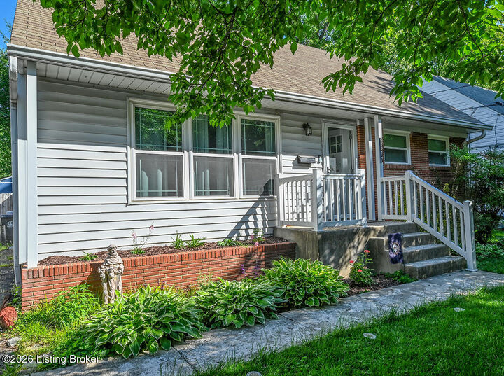 Property Photo: 2617 Gardiner Ln KY 40205