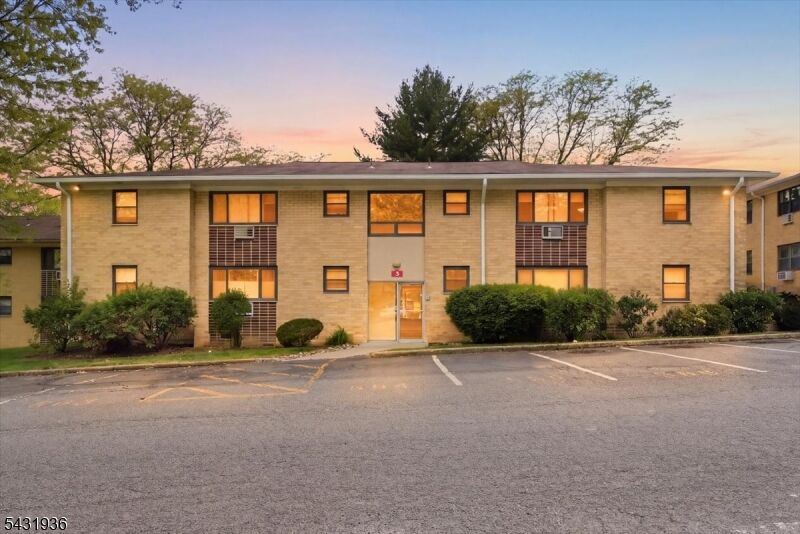 Property Photo:  401 US Highway 22  NJ 07060 