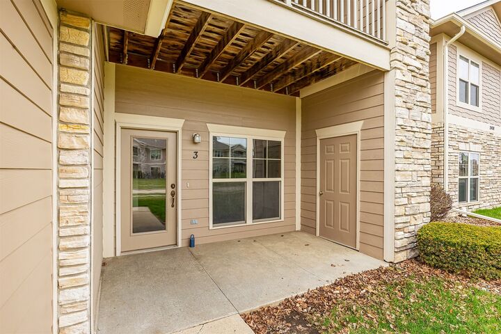 Property Photo:  2406 NE Oak Drive 3  IA 50021 