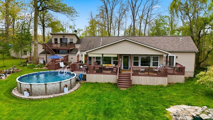 Property Photo: 10105 N Eagle Island Road IN 46784