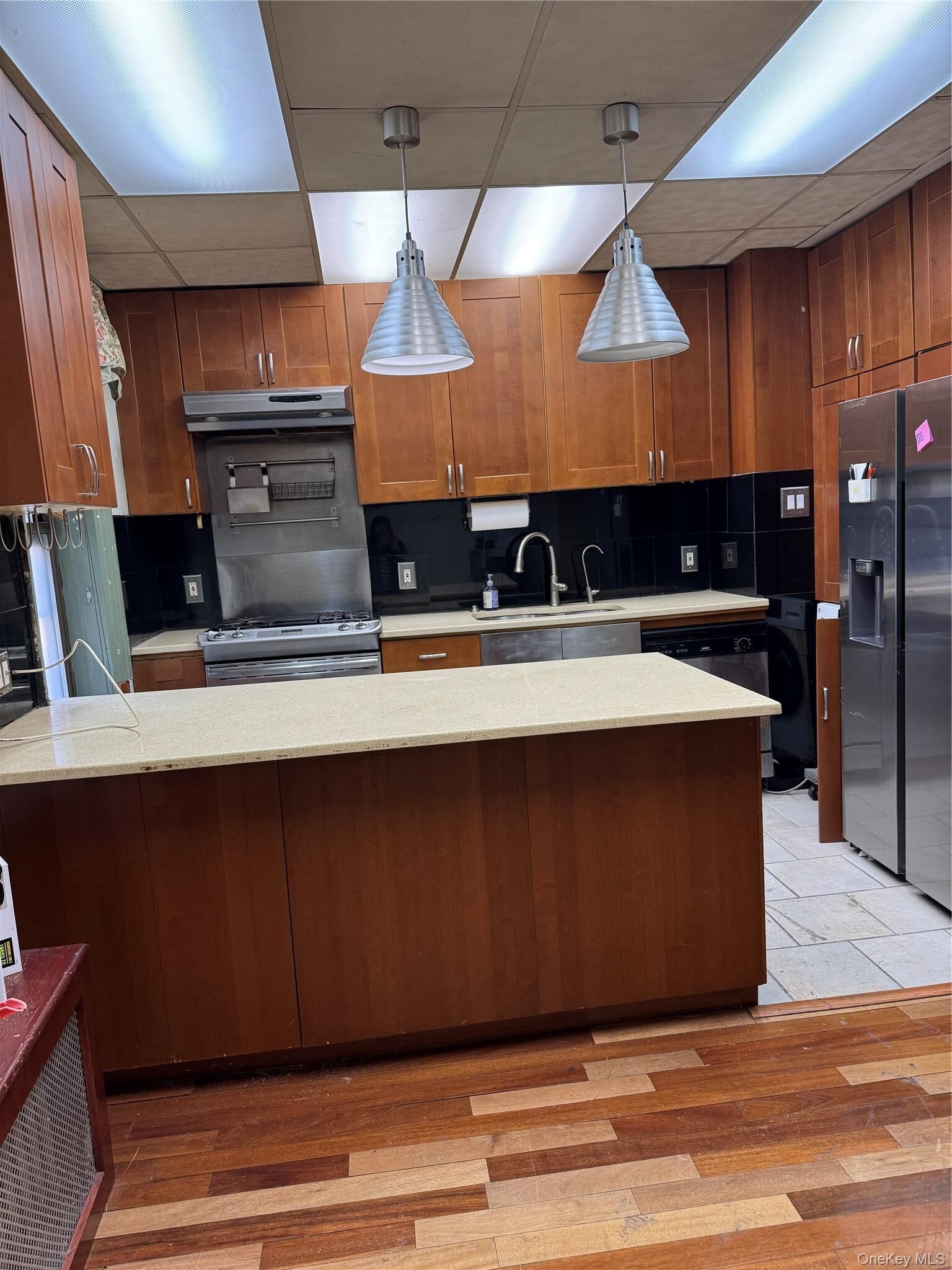Property Photo: 2922 Barnes Avenue 5F NY 10467