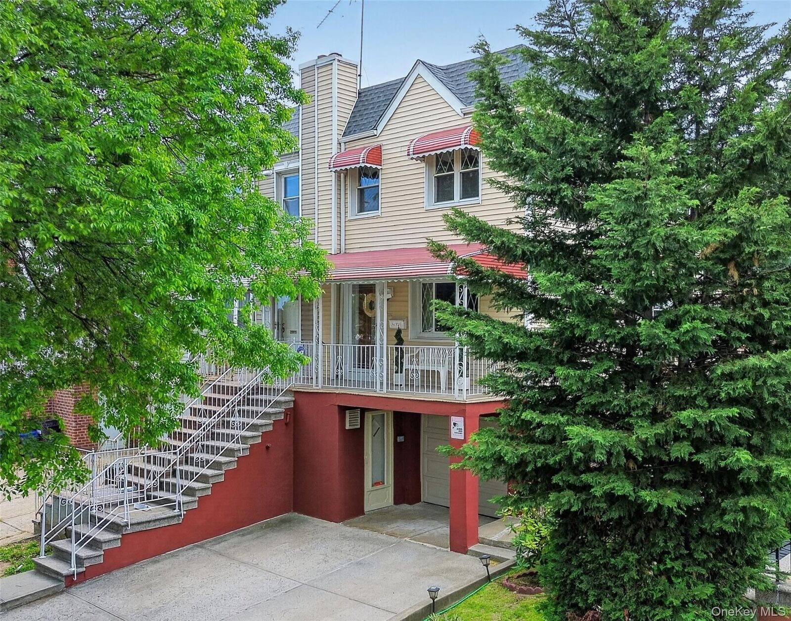 Property Photo: 3215 Bruckner Boulevard NY 10461