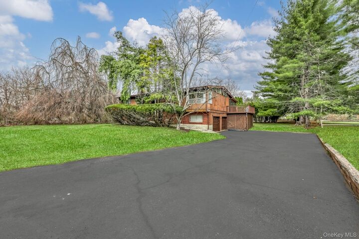 Property Photo:  12 Woodwind Lane  NY 10977 