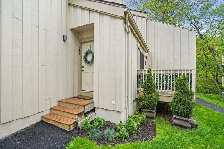 Property Photo:  274 Maplewood Drive  NY 10590 