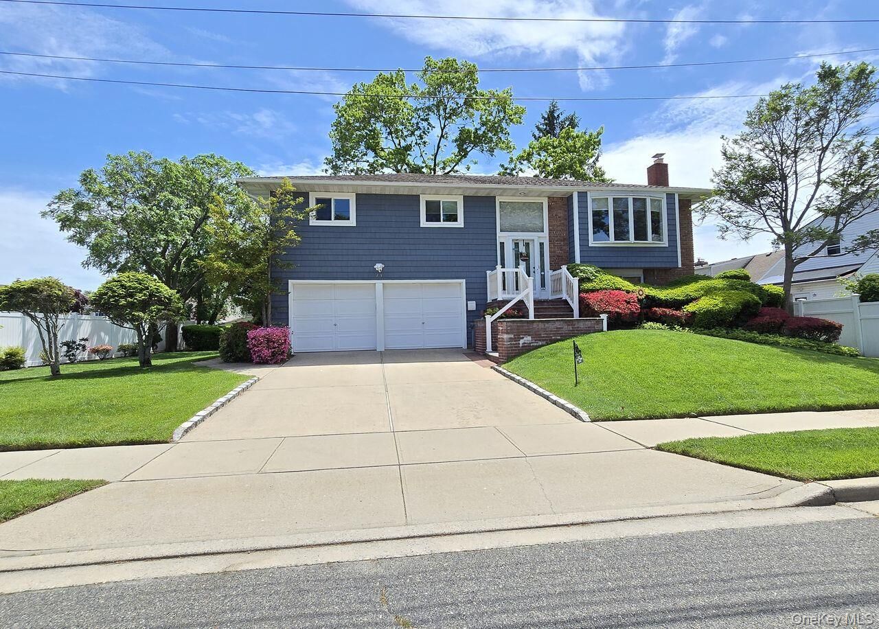 Property Photo: 15 6th Avenue NY 11735