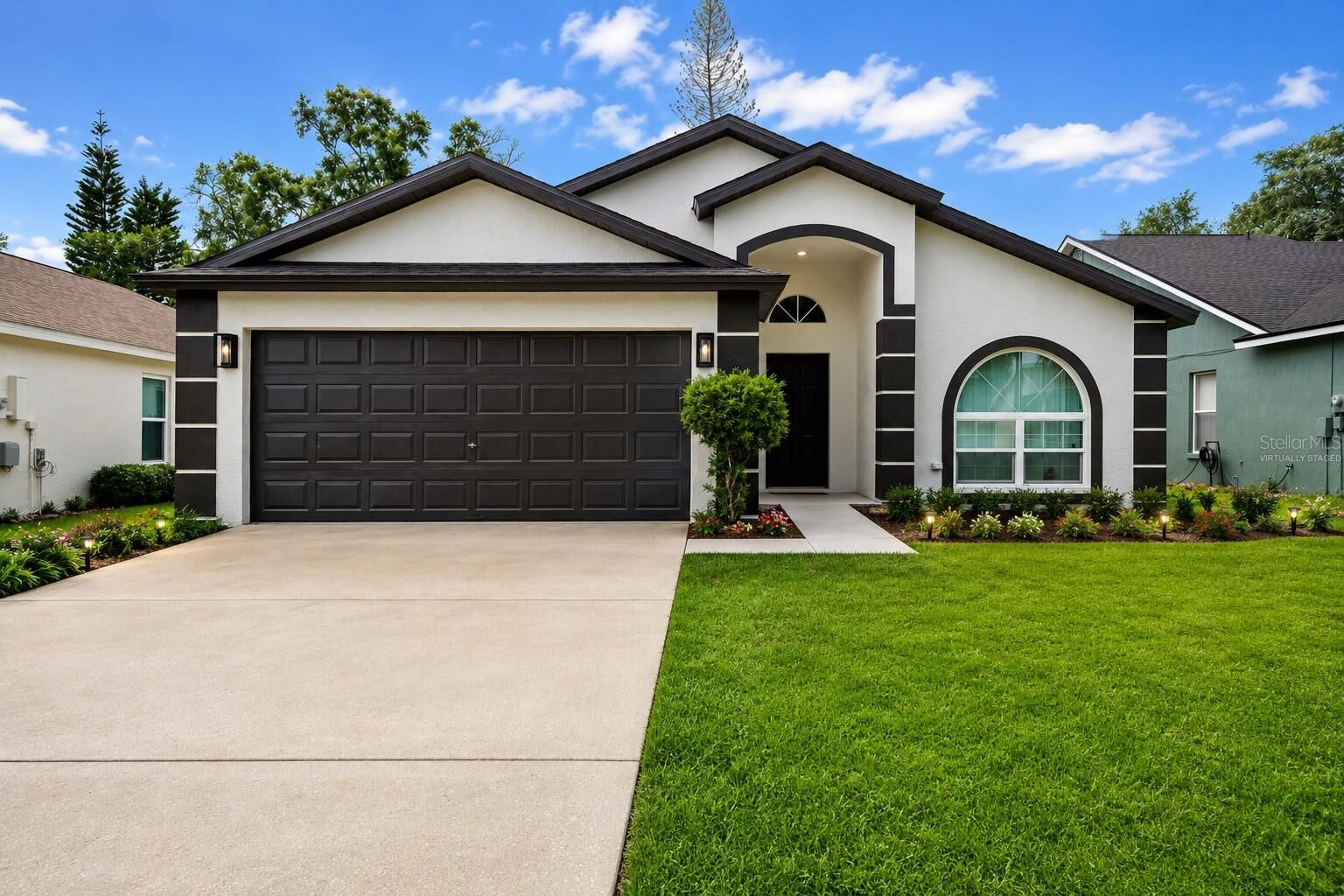 Property Photo:  6808 Yardley Oaks Court  FL 33625 