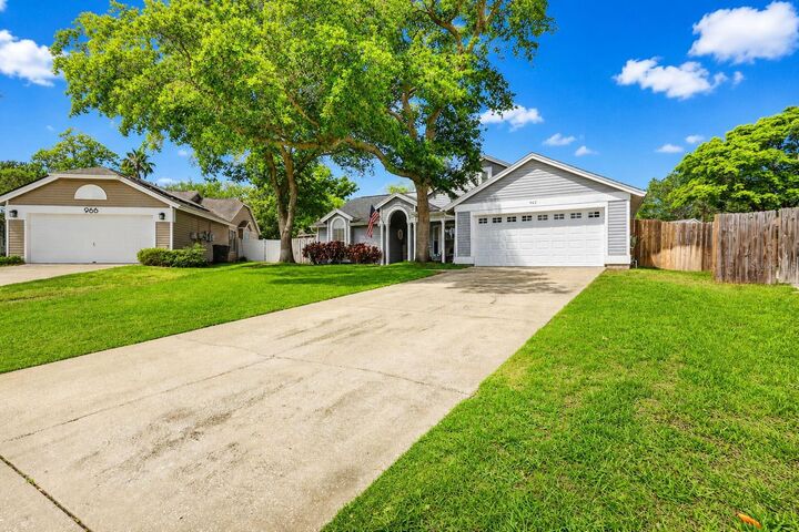 Property Photo:  962 Edgehill Drive  FL 34684 