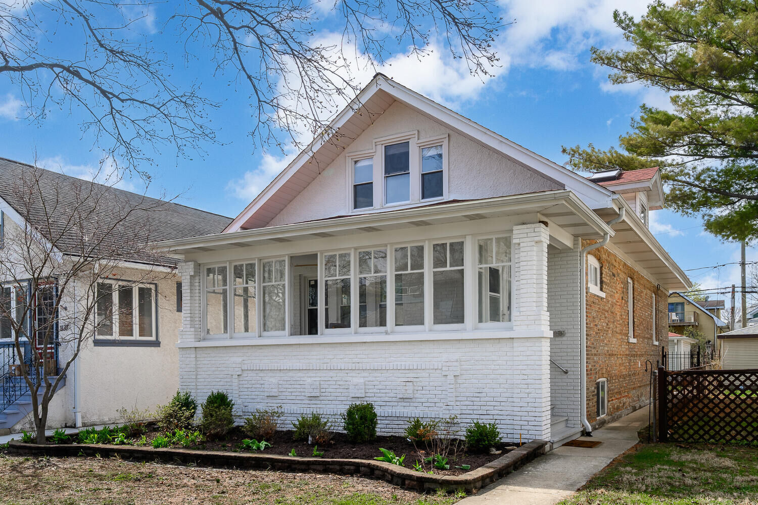 Property Photo:  1135 Clarence Avenue  IL 60304 