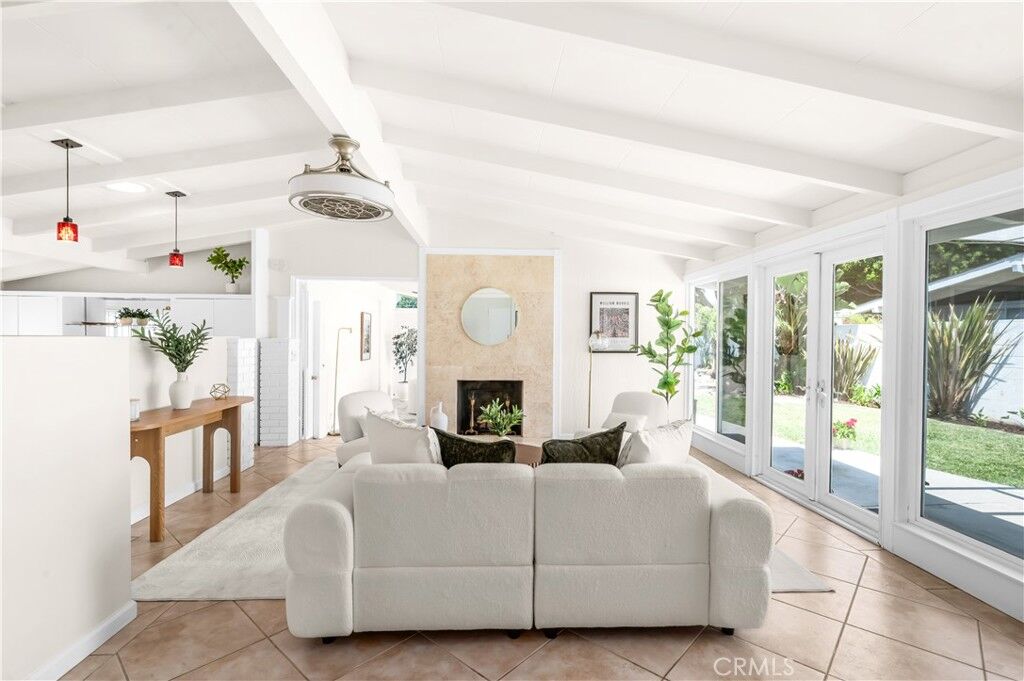 Property Photo:  3030 Roxanne Avenue  CA 90808 