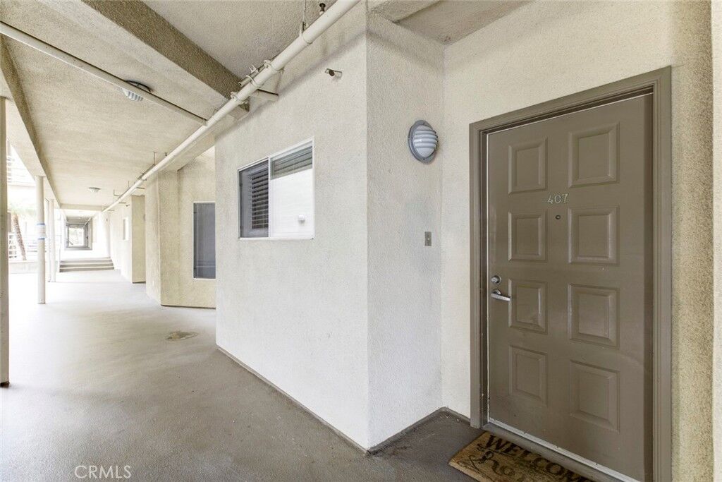 Property Photo:  2900 Fairway Avenue 407  CA 91214 