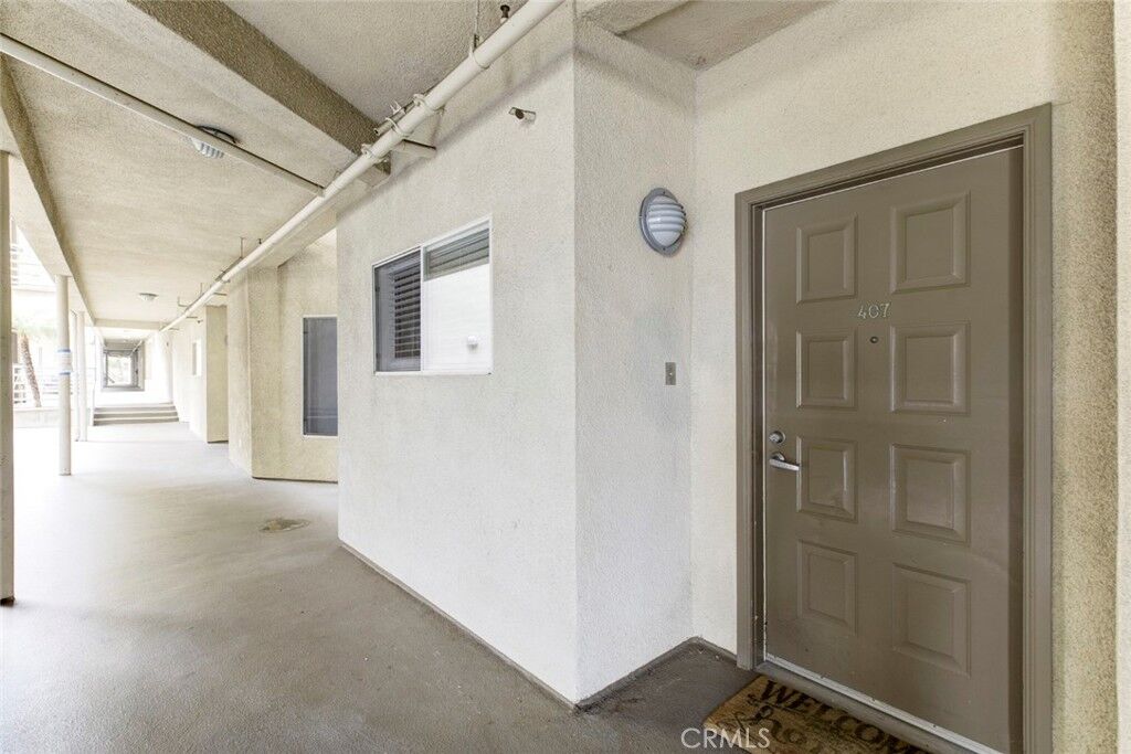 Property Photo:  2900 Fairway Avenue 407  CA 91214 